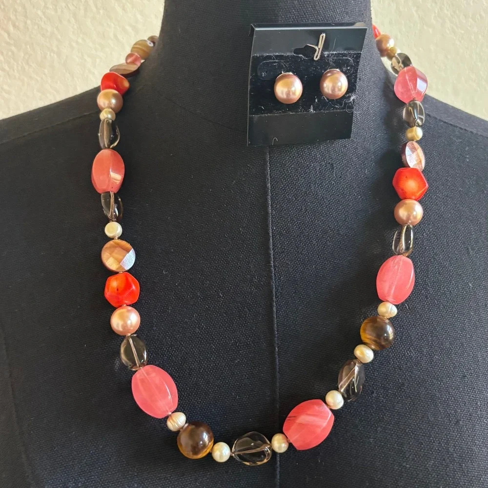 Matching Earring and Necklace Set. Handmade, imitation pearls and‎ quartz